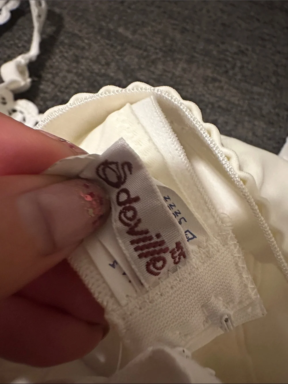 Size 40B Lace Trim Underwire Bra - Cream - Picture 5 of 5